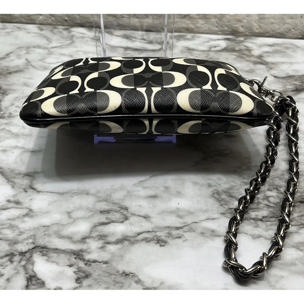 Coach Op Art Signature Wristlet Black Gray Silver Chain EST 1941